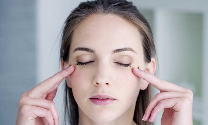 8 درمان طبیعی برای خشکی چشم