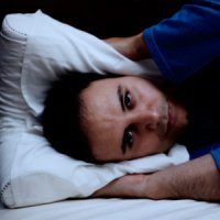 مشکلات خواب و کم خوابی روی سلامتی چه تاثیری میگذارند مراجعه به پزشک چه کمکی به خواب راحت ما میکند