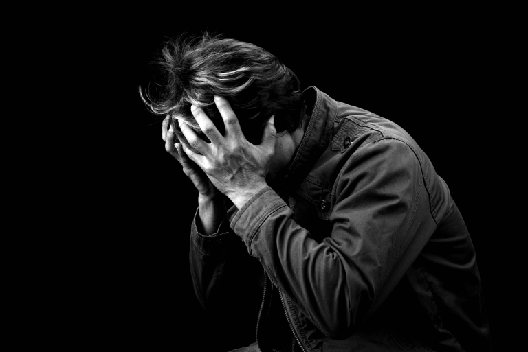 ​7 علامت جسمی که ثابت می کند افسردگی فقط در ذهن شما نیست